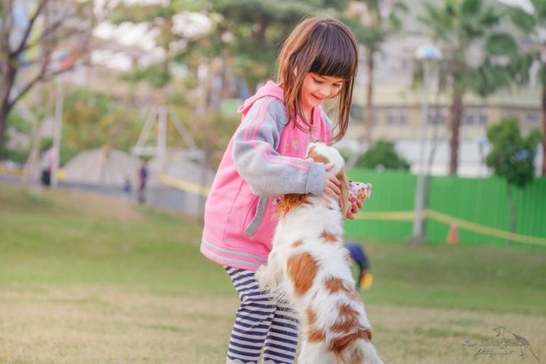 animal child contact 332974 840x560